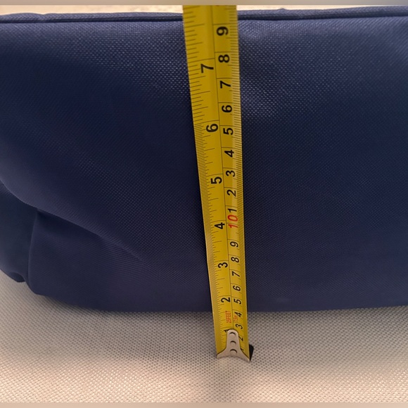 Blue/white large striped mesh beach bag with front pocket. - Picture 7 of 7